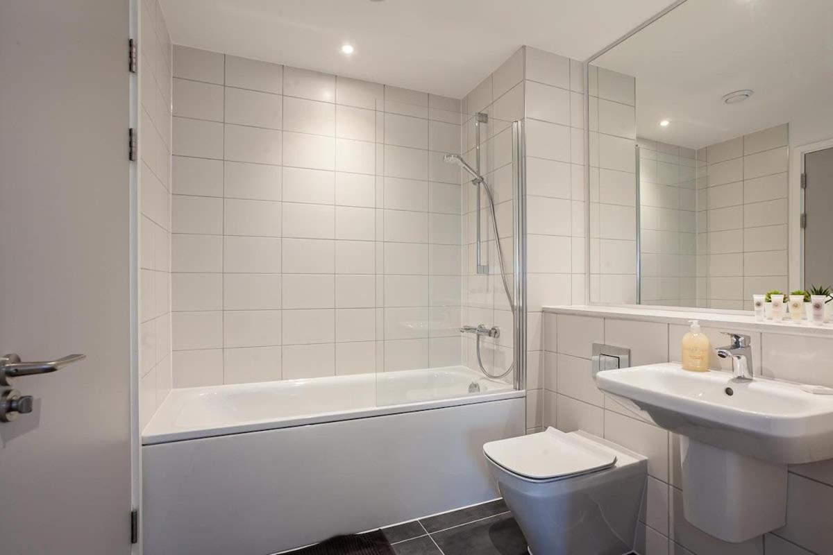 Spacious 2 Bed Apartment In Central Manchester Eksteriør billede